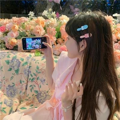 屋顶人海报
